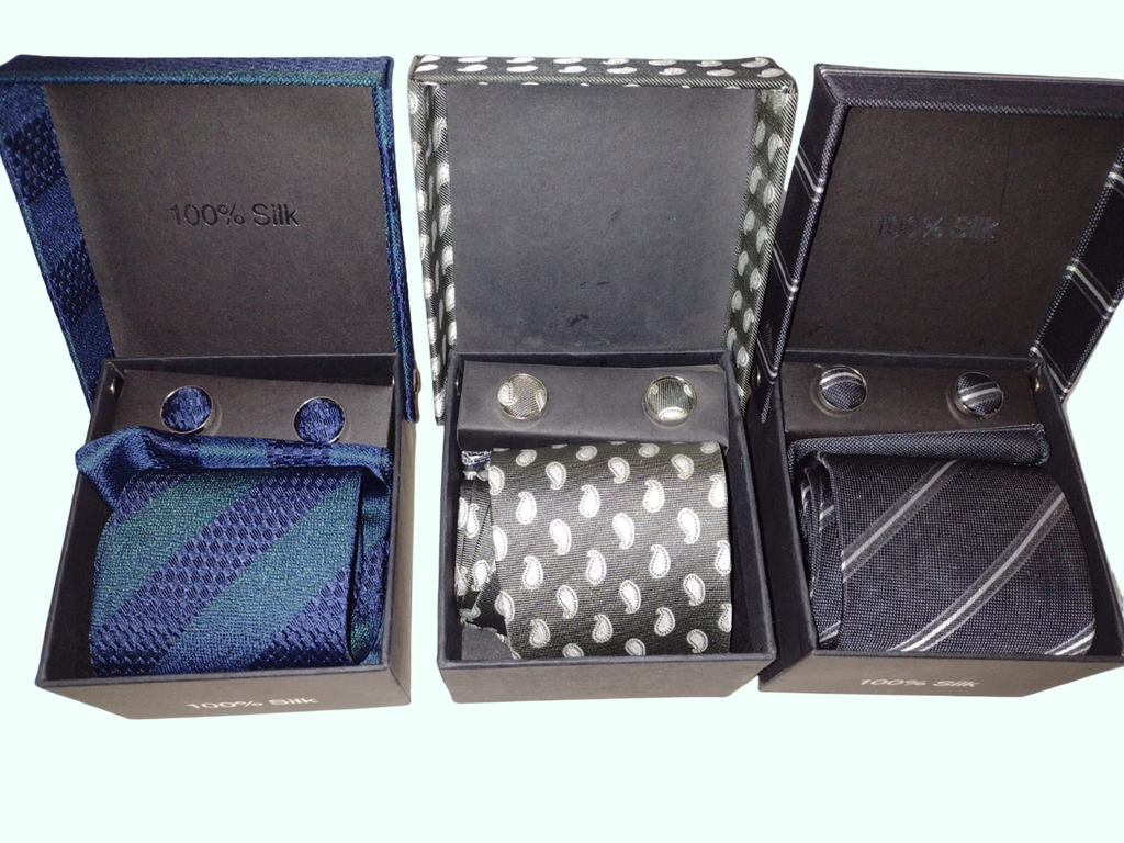 CONJUNTO DE CORBATA,PAÑUELO Y MANCUERNILLAS  (COLORES VARIOS)